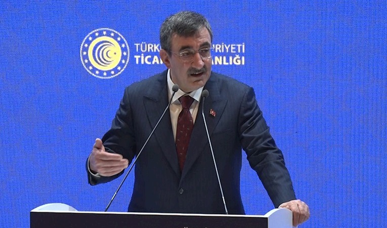 "Ekonomimiz en az yüzde 3,3 büyüme kaydedecek"