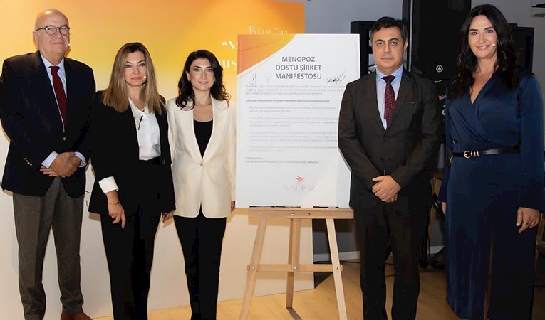 Menopozdaki 4 kadından 1’i iş yaşamını etkileyen şiddetli semptomlar yaşıyor