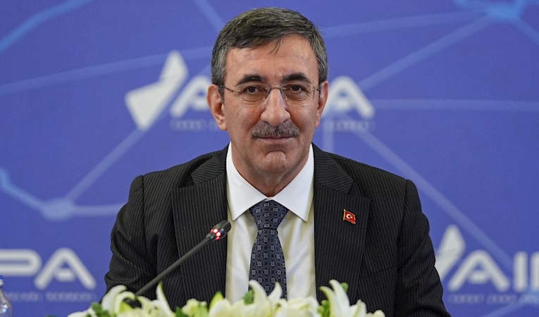 "Orta gelir tuzağını aşıp daha yukarı düzeye çıkmanız lazım"