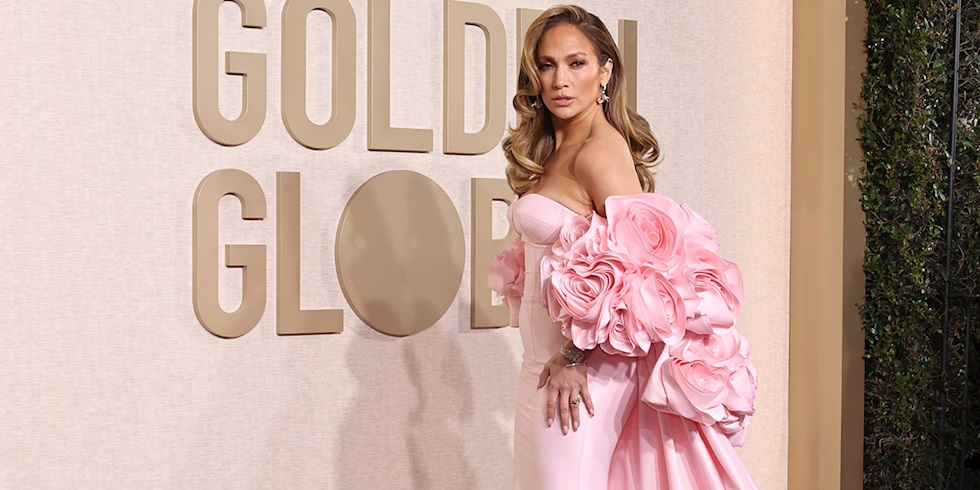 Jennifer Lopez’in Çiçek Açan Pembe Görünümü