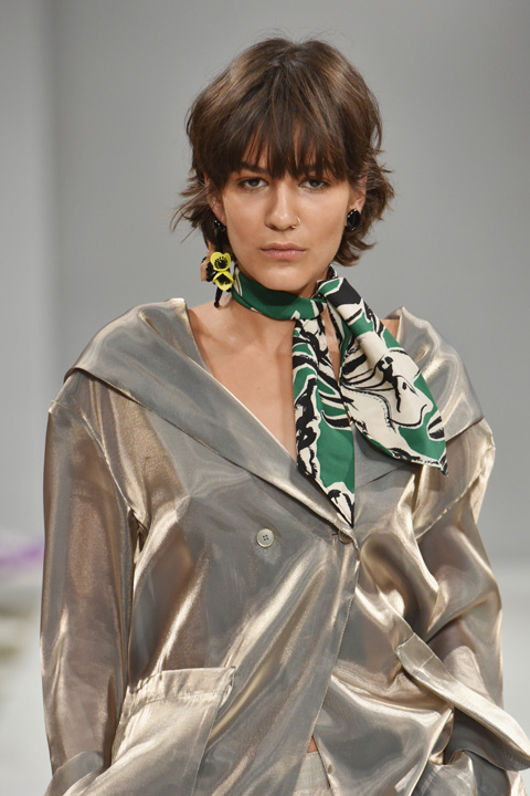 RAHAT VE HAFİF: KISA SAÇ STİLLERİ / 2