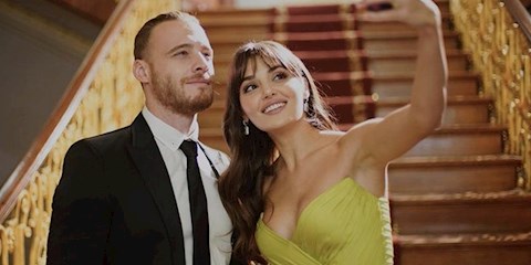 HANDE ERÇEL VE KEREM BÜRSİN YILIN EN HAVALISI OLDU!