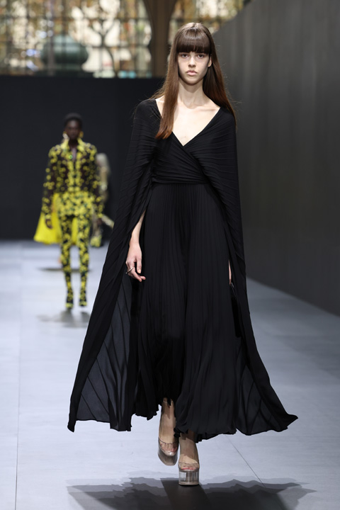 PARİS MODA HAFTASI: VALENTINO İLKBAHAR-YAZ 2023 DEFİLESİ / 42