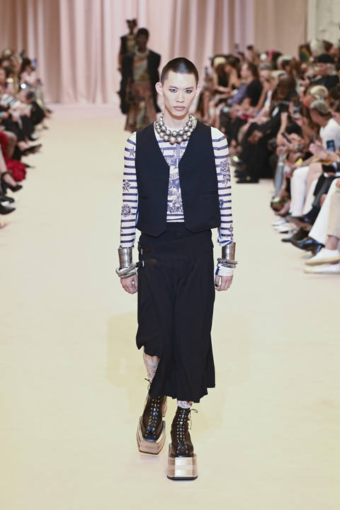 PARİS MODA HAFTASI: JEAN PAUL GAULTIER HAUTE COUTURE SONBAHAR/KIŞ 2022-23 DEFİLESİ / 11