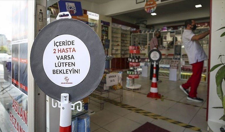 Eczaneler 'tam kapanma' sürecinde 09.00-18.00 arası açık