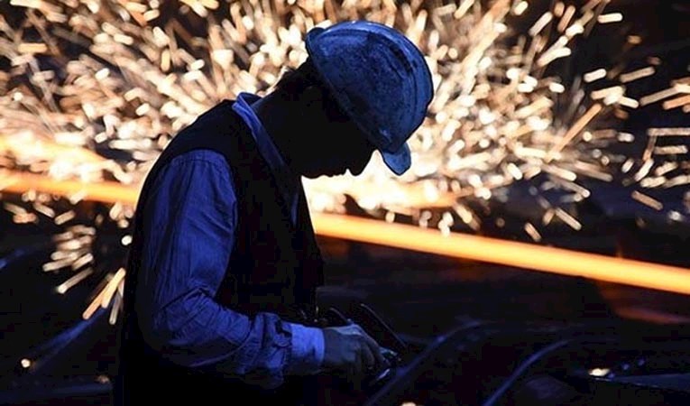 Sanayi şirketleri yeniden üretim için düğmeye basıyor