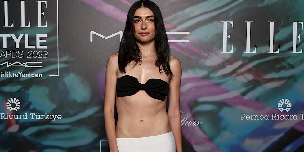 İDDİALI SİLÜETİ İLE HAZAR ERGÜÇLÜ