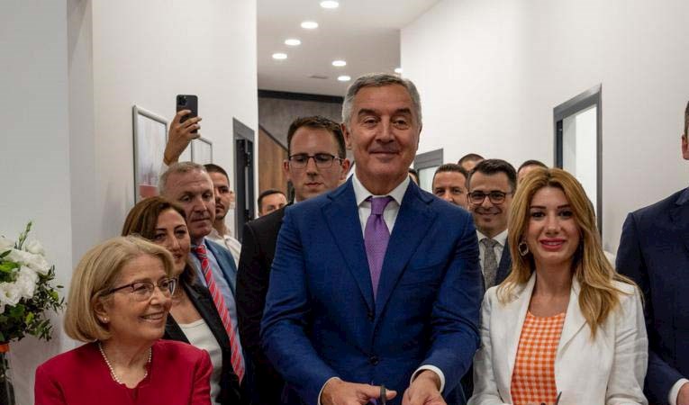 Sağlık zincirini Karadağ’a taşıdı 