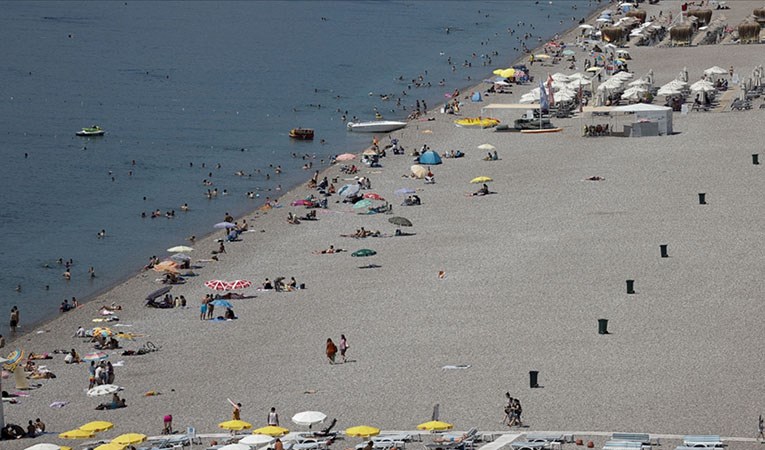 Antalya ve Muğla sahillerinde yoğunluk devam ediyor