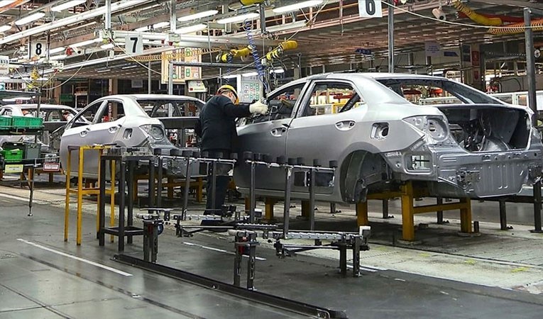 Toyota, çip sorunu nedeniyle 27 üretim bandını durduracak