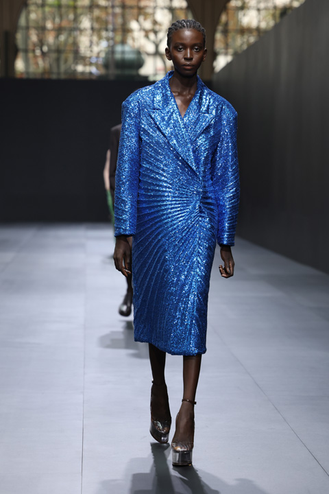 PARİS MODA HAFTASI: VALENTINO İLKBAHAR-YAZ 2023 DEFİLESİ / 27