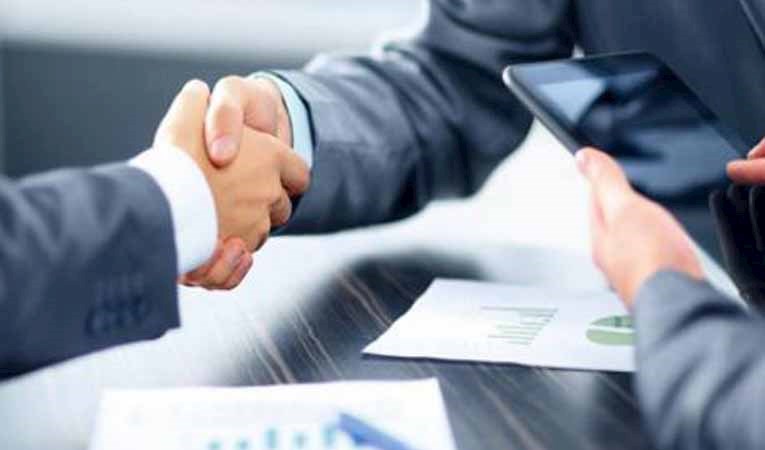 İki holding birleşiyor