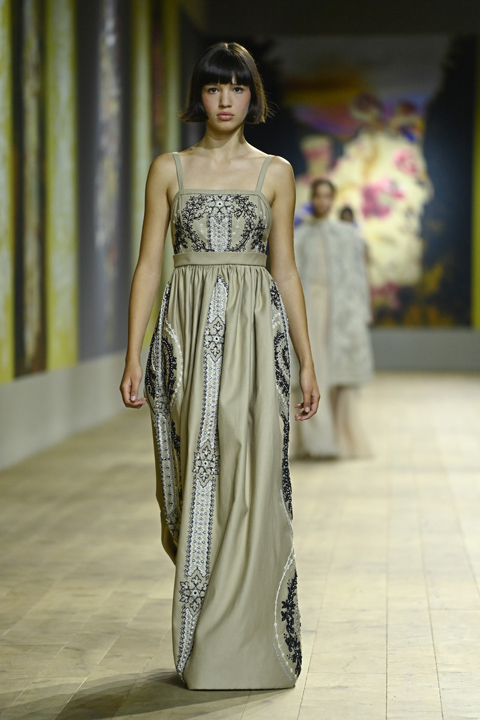 PARİS MODA HAFTASI: CHRISTIAN DIOR HAUTE COUTURE SONBAHAR/KIŞ 2022-23 DEFİLESİ / 19