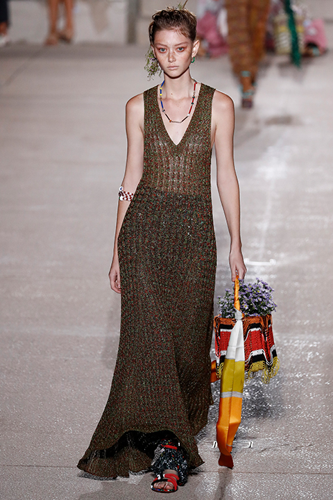 Hepsini istiyoruz! Sezonun elbise trendleri