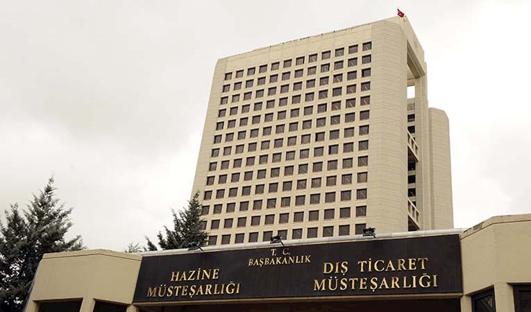 Hazine 7,4 milyar lira borçlandı