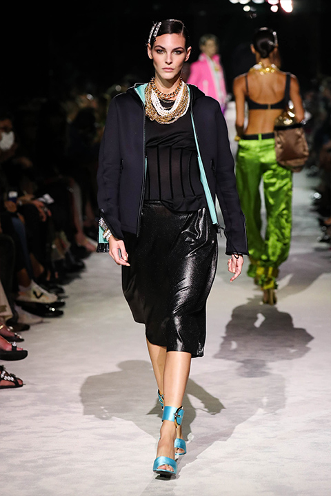 TOM FORD İLKBAHAR-YAZ 2022 DEFİLESİ / 10