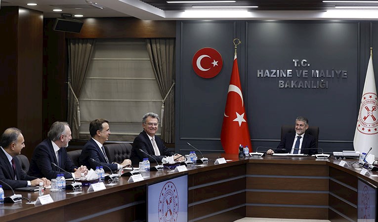Hazine ve Maliye Bakanı Nebati, TÜSİAD heyetiyle bir araya geldi