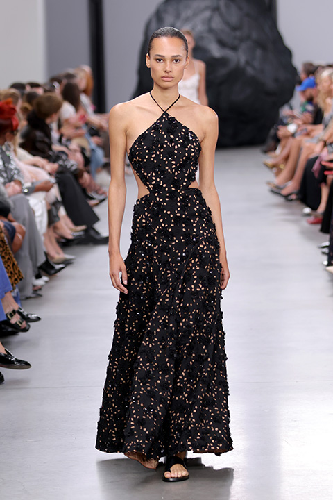 New York Moda Haftası: Michael Kors Collection İlkbahar/Yaz 2025 Defilesi / 63