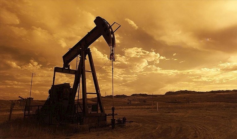 ABD petrol fiyatı tahminini yükseltti 