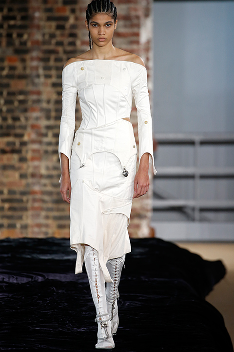 PARİS MODA HAFTASI: ACNE STUDIOS İLKBAHAR / YAZ 2022 DEFİLESİ / 26