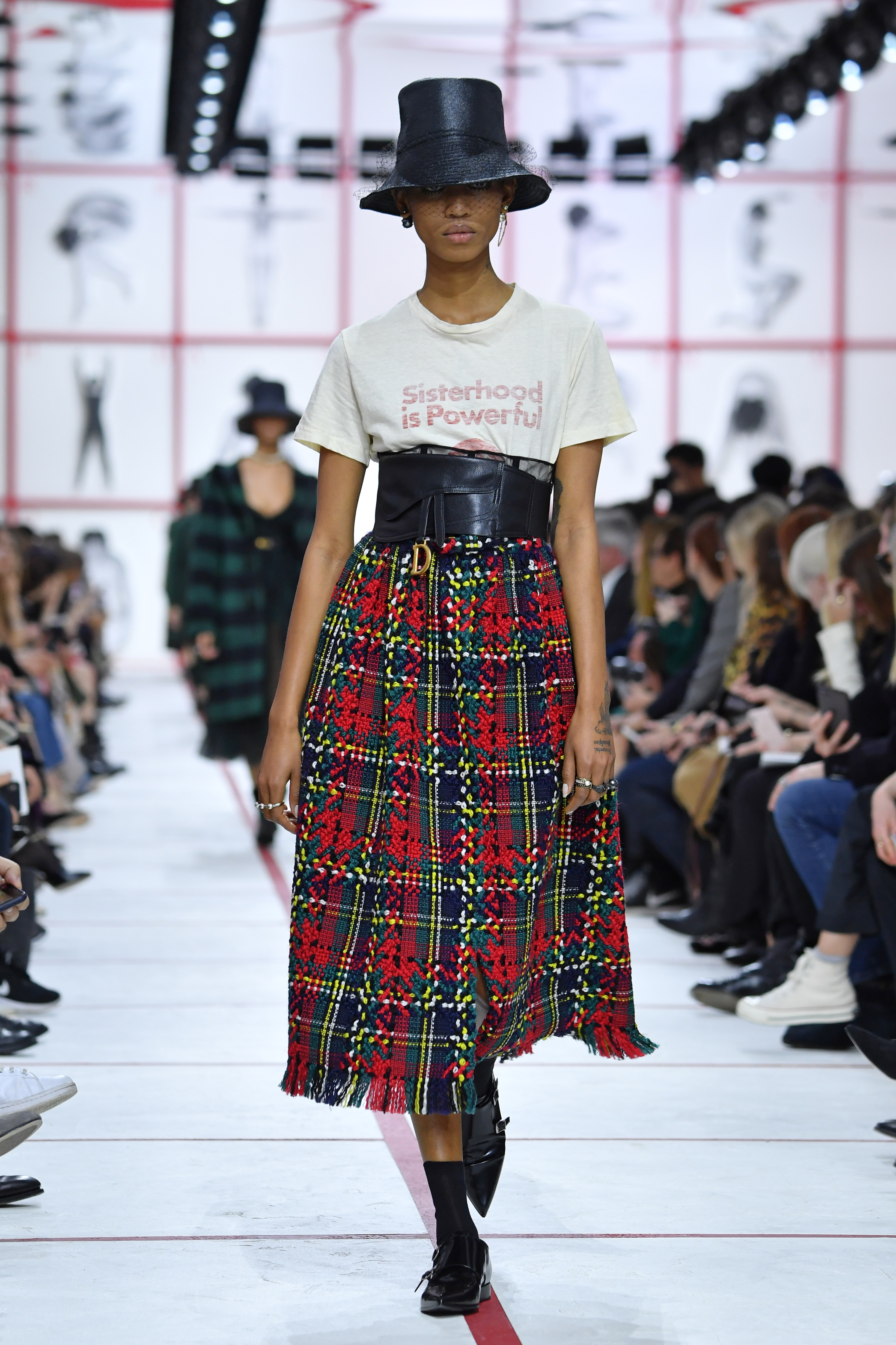 Kal�n kemerler geri d�nd�