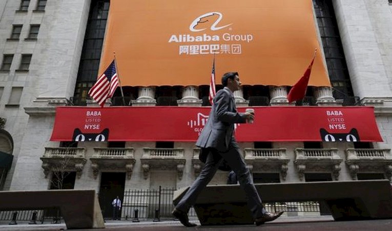 Trump onayladı: Çinli şirketlere borsa engeli 