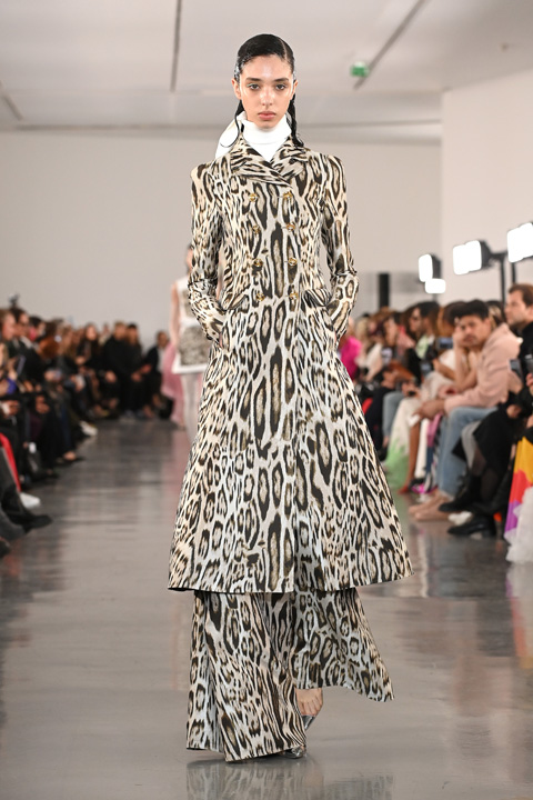 PARİS MODA HAFTASI: GIAMBATTISTA VALLI SONBAHAR-KIŞ 2022 DEFİLESİ / 3