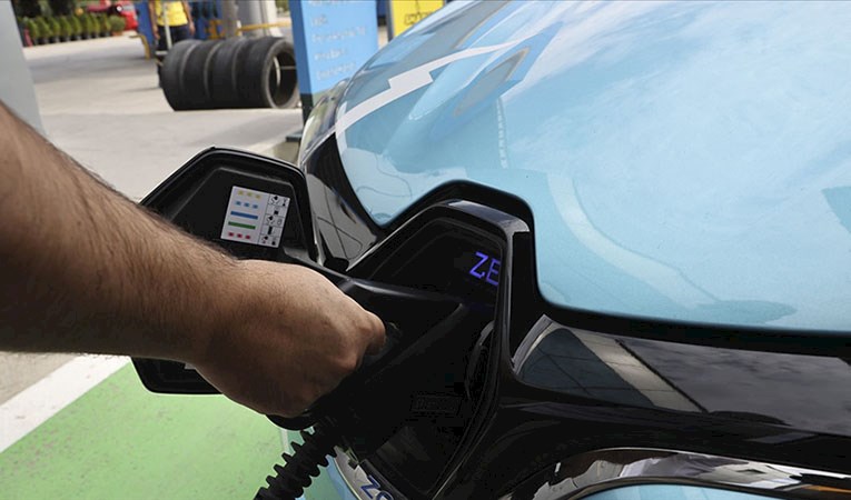 Otoyollardaki istasyonlarda elektrikli araçlar hangi fiyata göre şarj olacak? İşte ilk detaylar