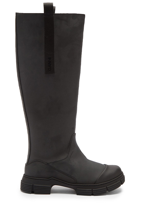 BAŞROLDE BİR KLASİK: SİYAH BOTLAR / 21