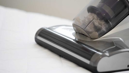Yangın çıkma riski bile var: Bu 5 şeyi elektrik süpürgesi ile süpürmemelisiniz