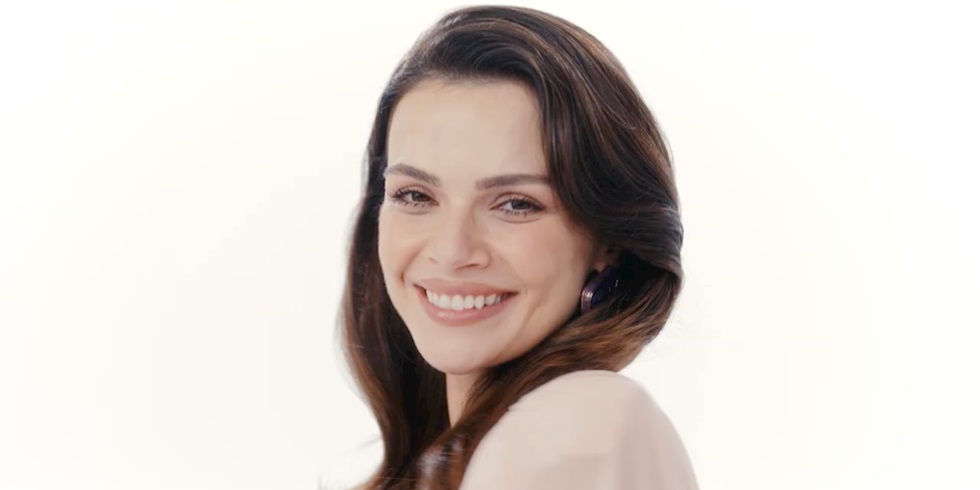 YILIN TELEVİZYON PERFORMANSI/ KADIN: SİNEM ÜNSAL