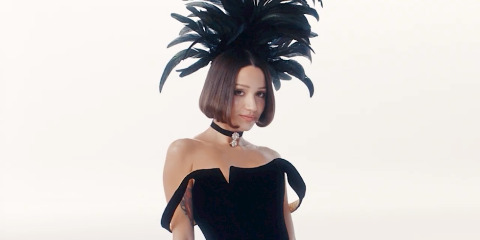 YILIN STİL SAHİBİ MÜZİSYENİ: ZEYNEP BASTIK