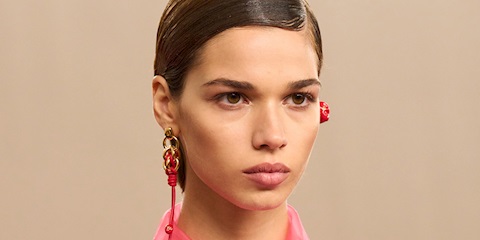 Parlamaya Paydos: Mat Ciltler Geri Dönüyor