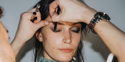 “Soft Grunge” Makyajla Gözlerde Daha Özgür Çizgiler